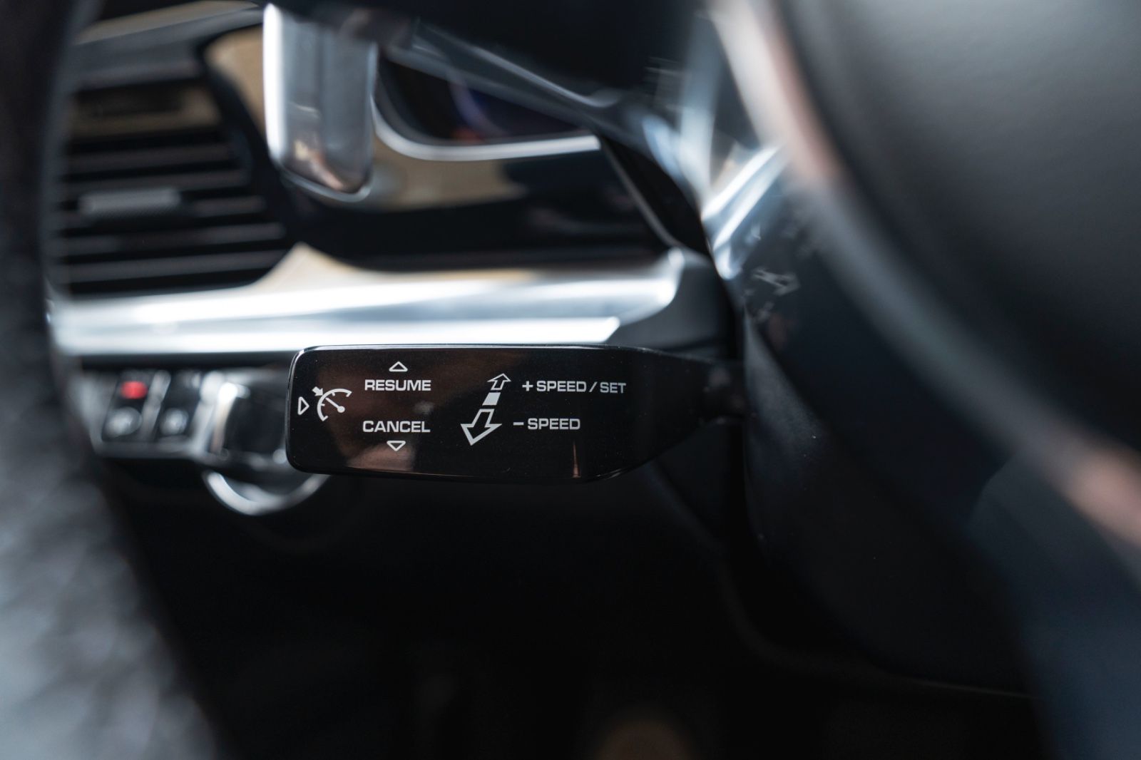 Fahrzeugabbildung Porsche Panamera 4 BOSE CARPLAY LED KAM TOTW PDK