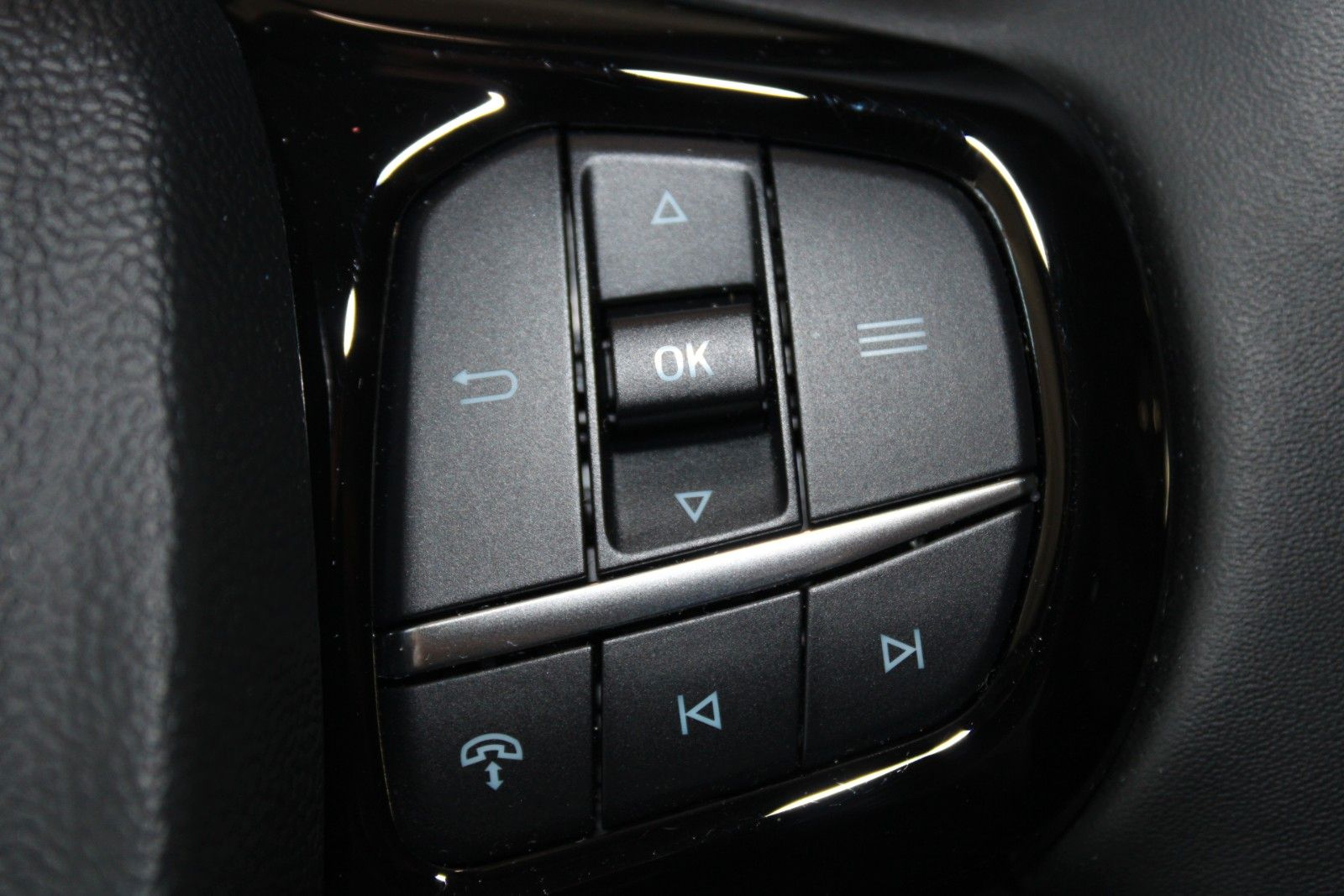 Fahrzeugabbildung Ford NUGGET L1 Titanium Aut. MARKISE + Aufstelldach