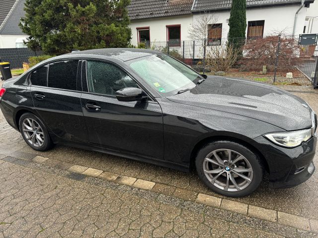 BMW 320 d SPORT LINE LIVE COCKPIT LEDER NAV  LED