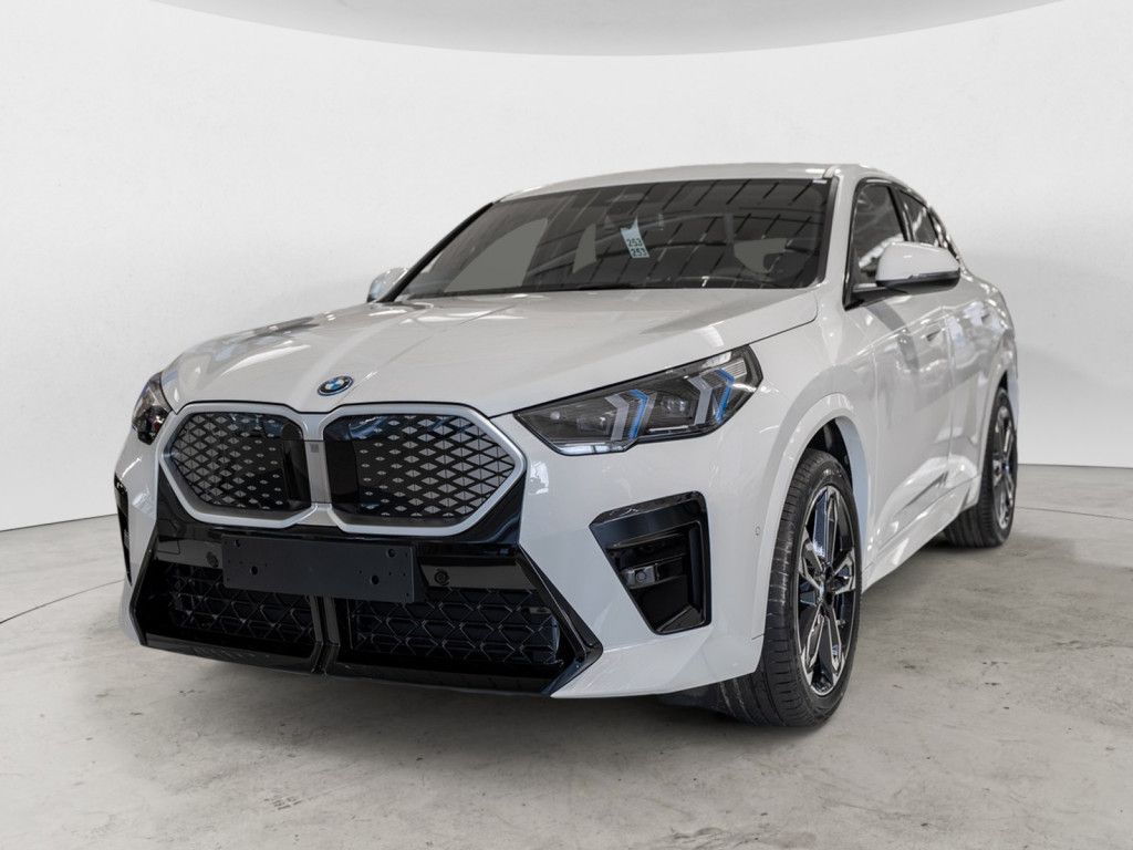 BMW iX2 - Bild 2
