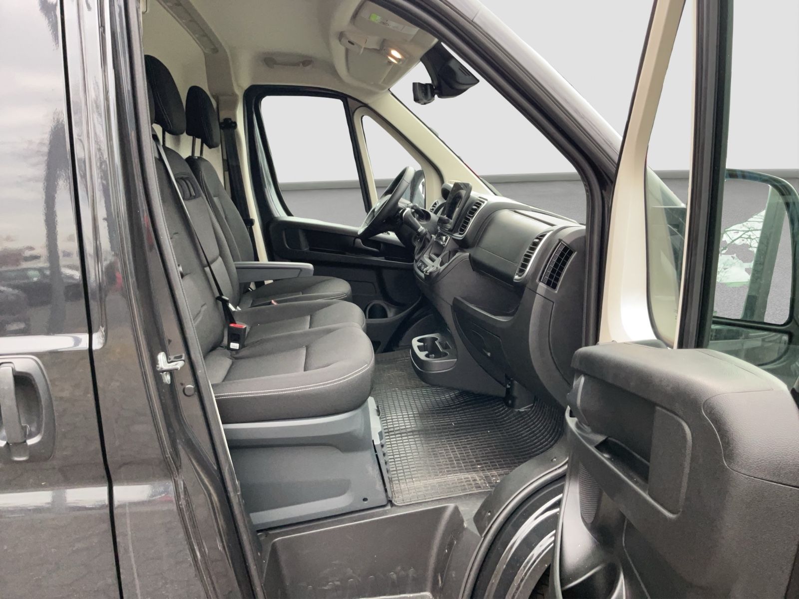 Fahrzeugabbildung Fiat Ducato Maxi L4H3 180 Mj Automatik 360°Navi