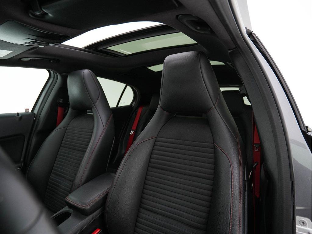 Mercedes-Benz GLA 45 AMG