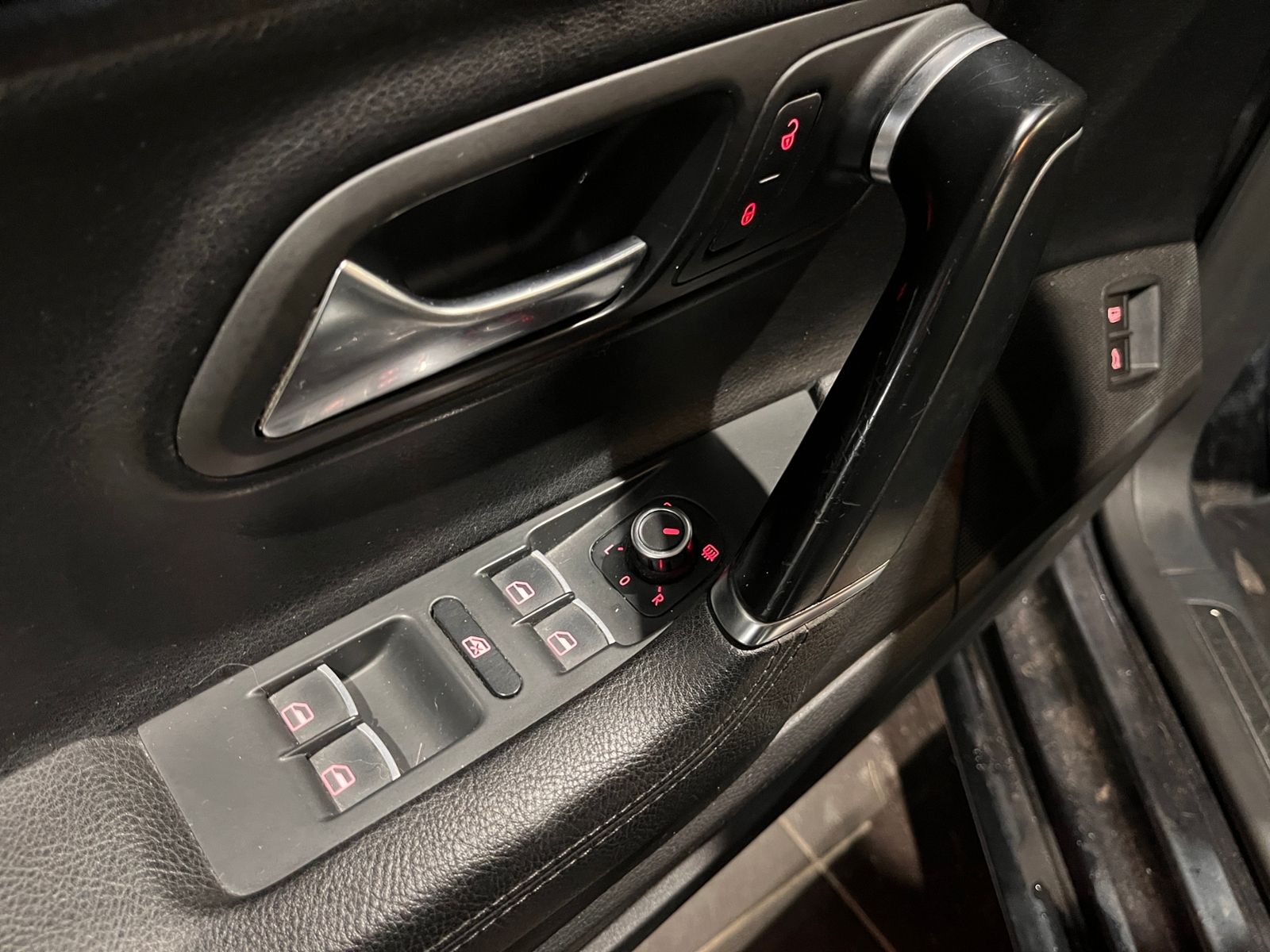 Fahrzeugabbildung Volkswagen CC Passat KLIMA XEN NAV SHZ PDC 18"