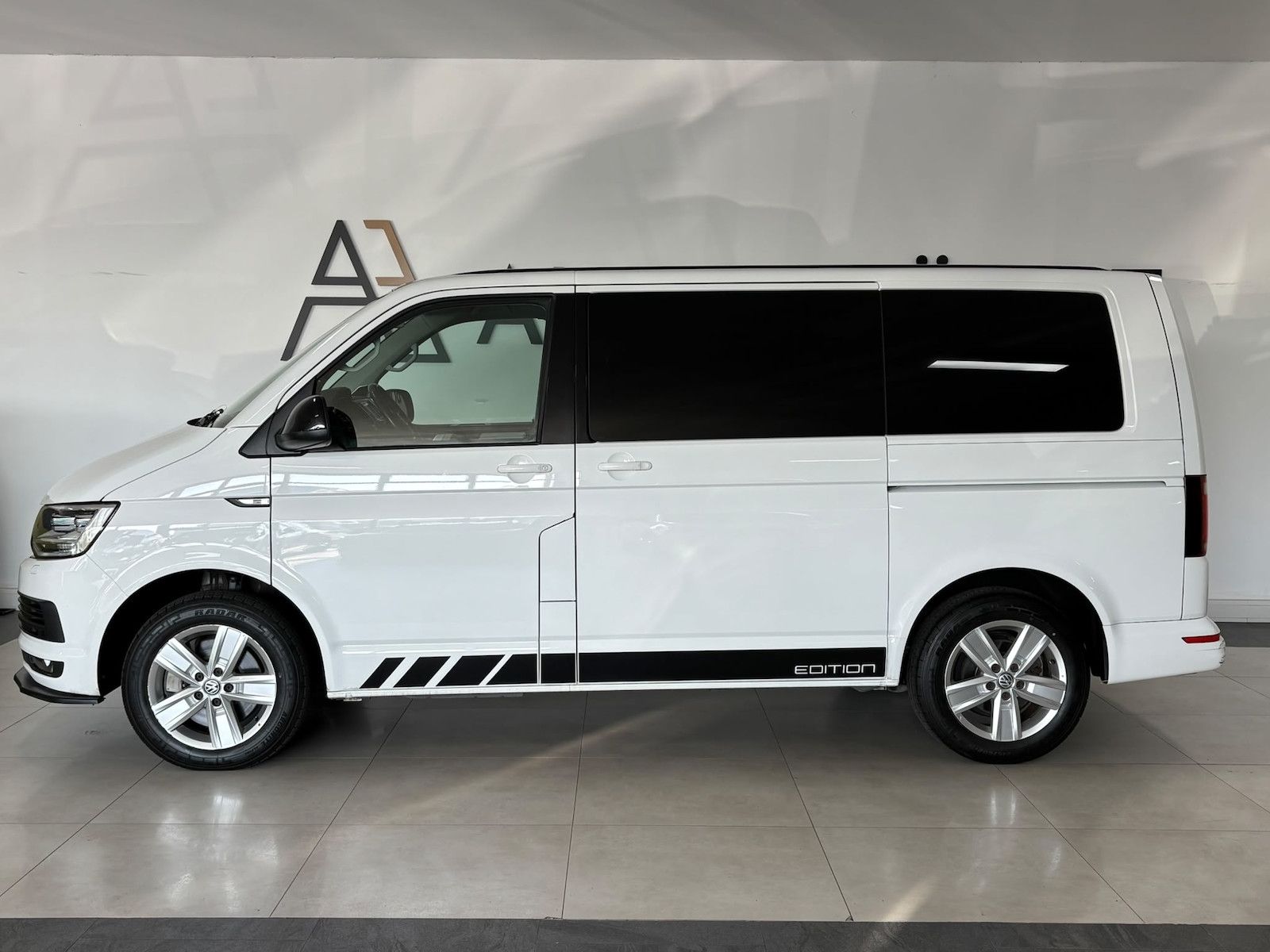Volkswagen T6 Multivan EDITION LEDER AHK STHZG CAM DYN LED foto 3
