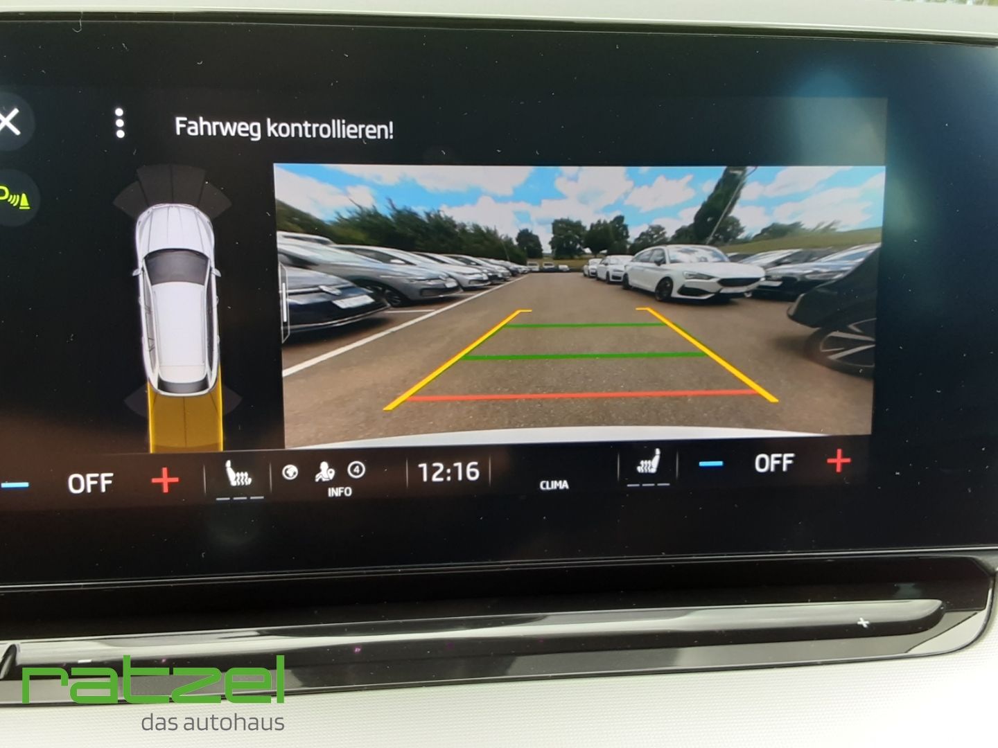 Fahrzeugabbildung SKODA Octavia Combi 2.0 TDI Clever AHK-klappbar LED Sp