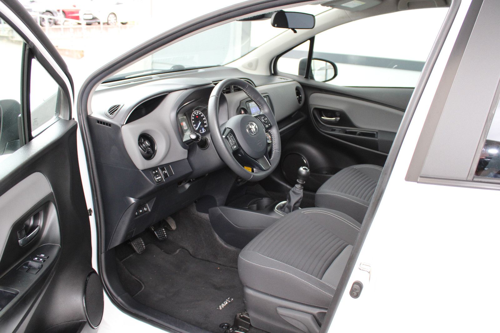 Fahrzeugabbildung Toyota Yaris Comfort 1,5 L 6-Gang *CarPlay*Kamera