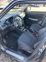 Suzuki Swift 1.2 DUALJET HYBRID Club - Suzuki Swift aus 2021