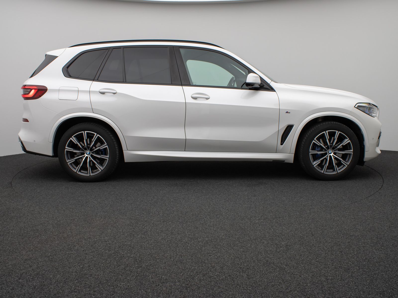 Fahrzeugabbildung BMW X5 xD30d M Sport 360°Panorama Laser HUD DAB HiFi