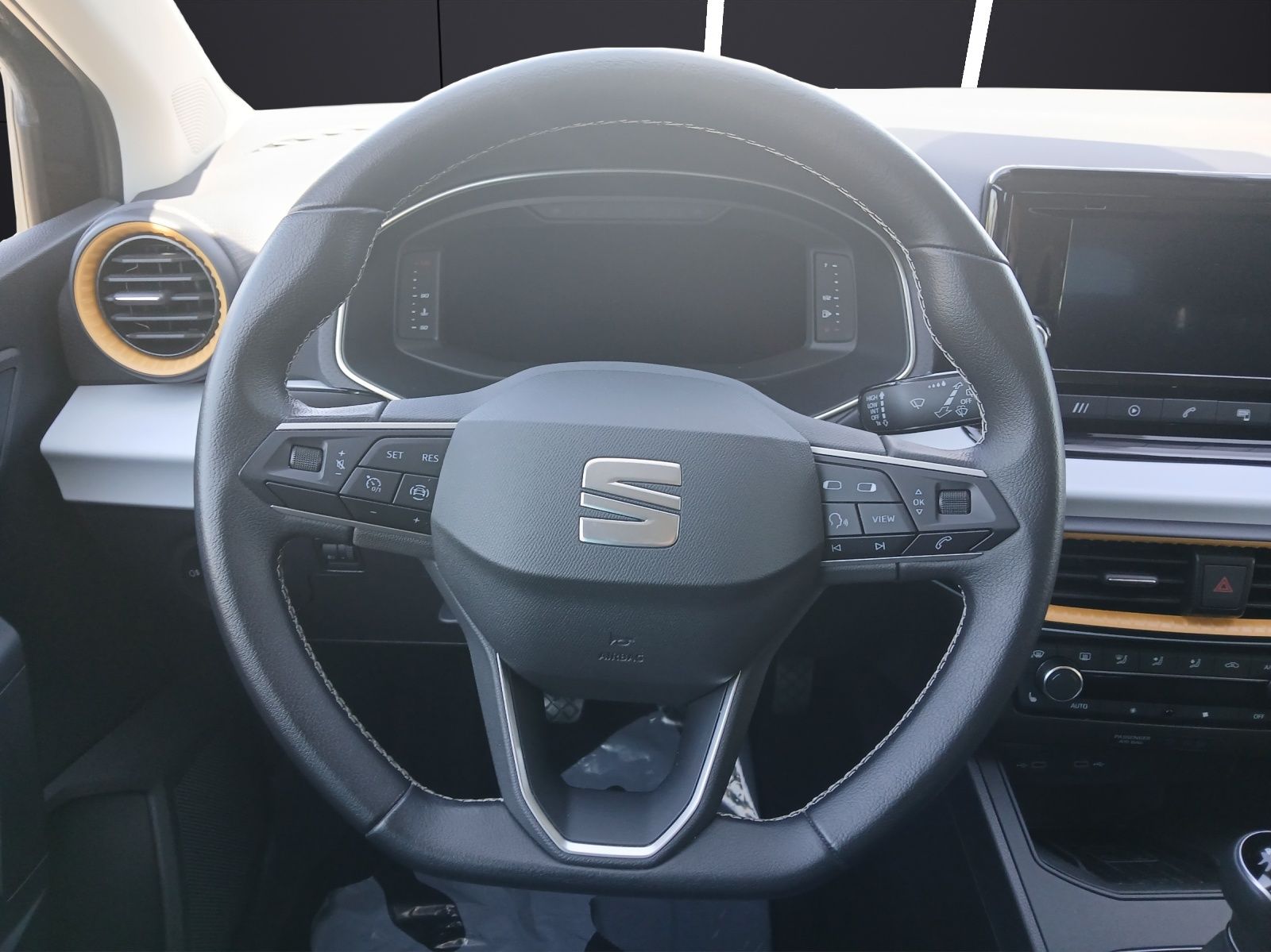 Fahrzeugabbildung SEAT Ibiza TSI Style LED Climatronic GRA PDC SH LM