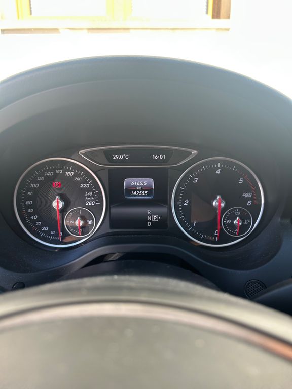 Image of Mercedes-Benz GLA 200