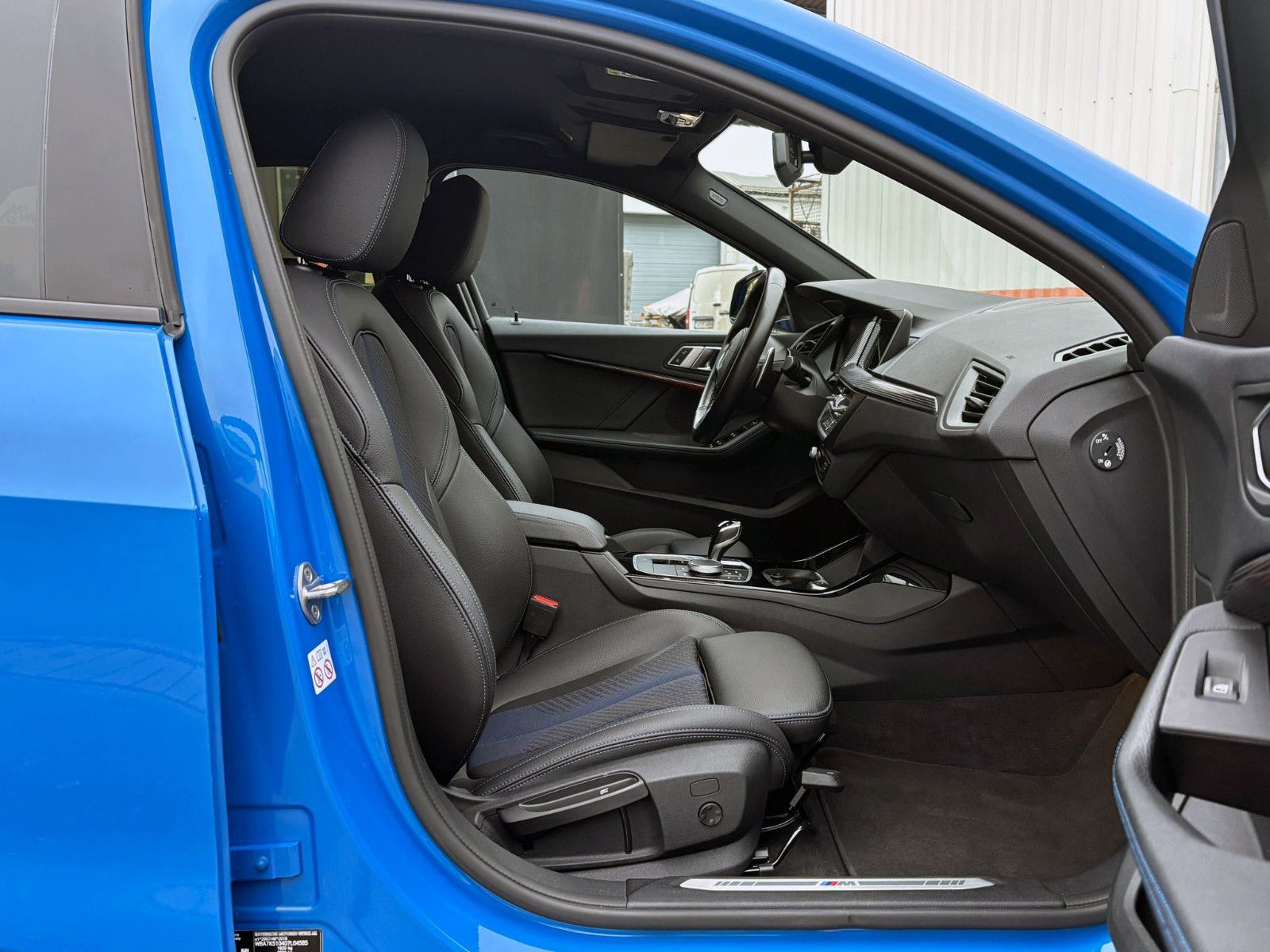 Fahrzeugabbildung BMW 120i Steptr. M-Sport Temp. NAV PDC LED AHK SHZ