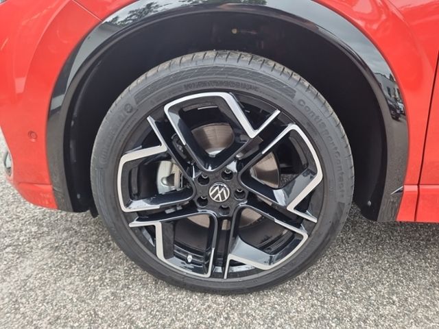 Fahrzeugabbildung Volkswagen Tiguan 2,0 TDI DSG 4MOTION R-LINE LEDER HUD PANO
