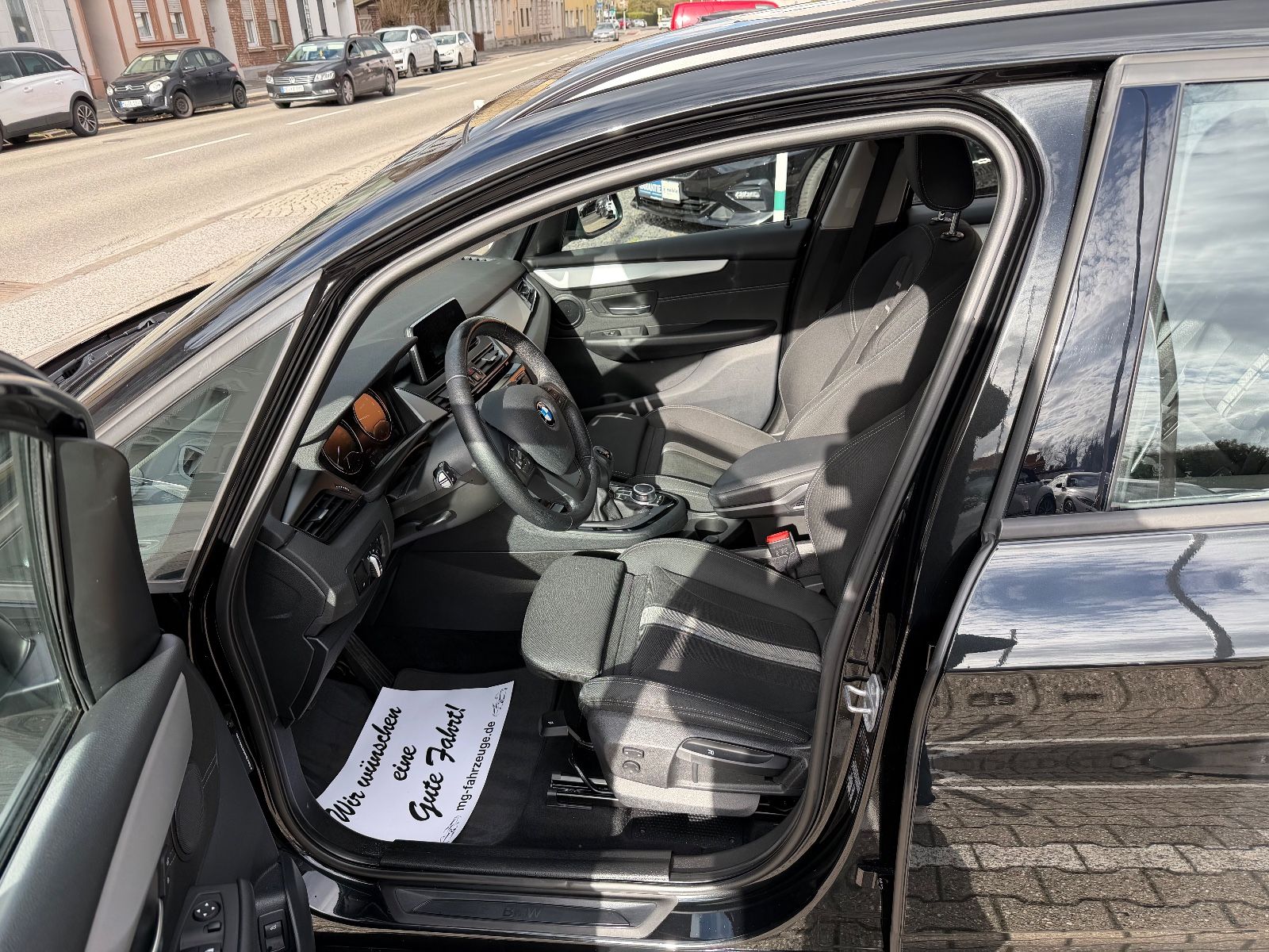 Fahrzeugabbildung BMW 218 Active Tourer NAVI LED AHK TEMPOMAT