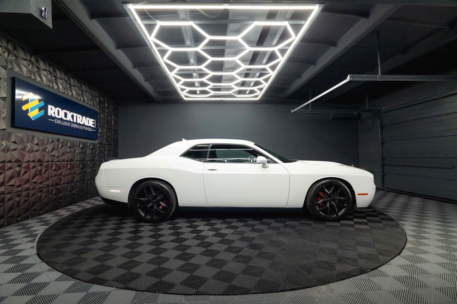 Fahrzeugabbildung Dodge Challenger 6.4 V8 SRT 392 R/T SCAT PACK LineLock
