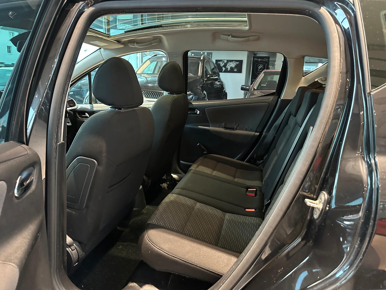 Peugeot 207 2010 — photo 16