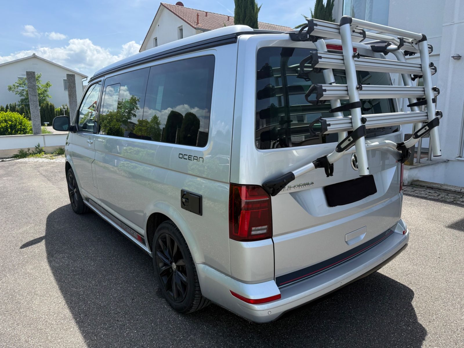 Volkswagen T6.1 California Edition Red . 2 foto 11