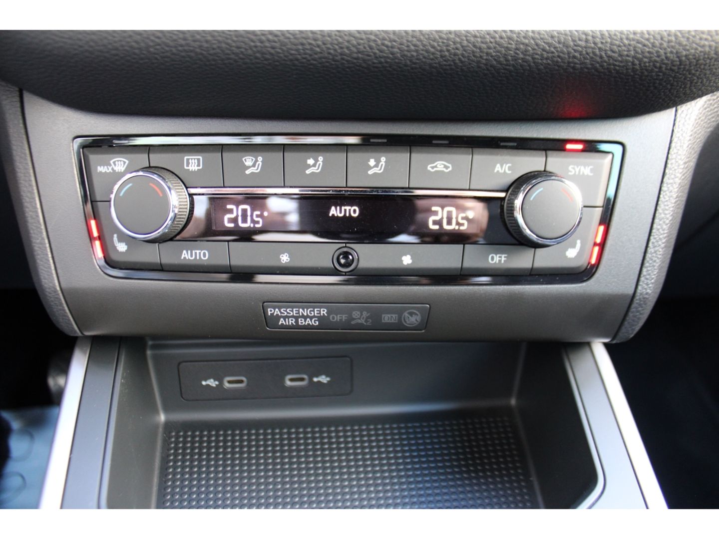 SEAT Arona 1.0 TSI FR LED Full Link DAB PDC RFK SHZg - Image 25
