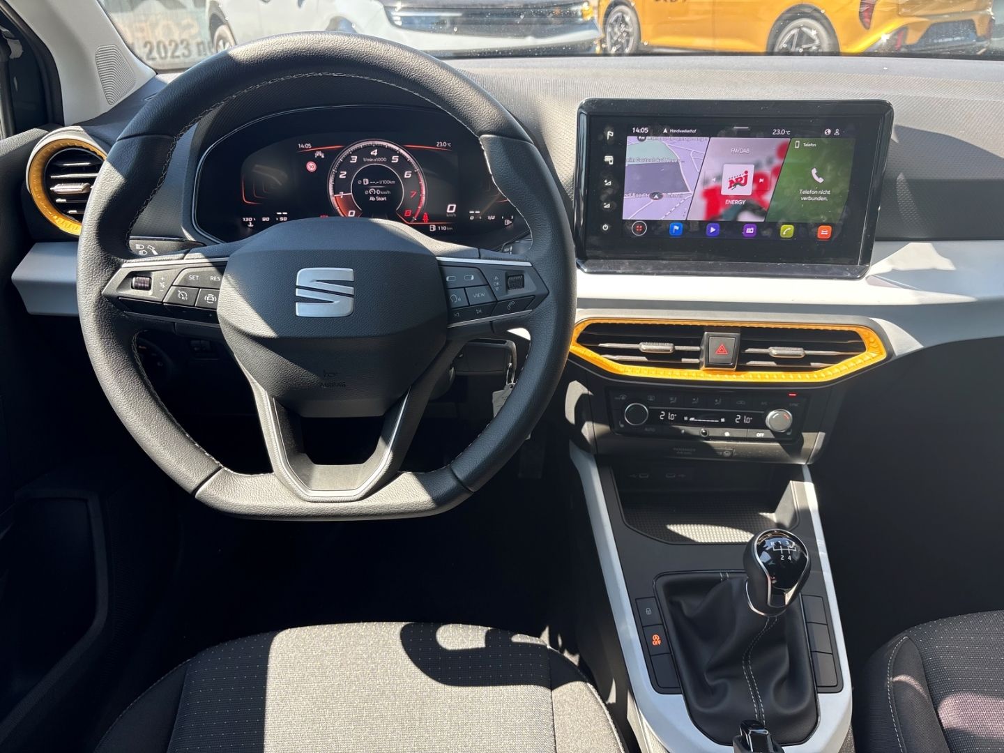 Fahrzeugabbildung SEAT Arona Style Navi Digitales Cockpit LED Apple Car