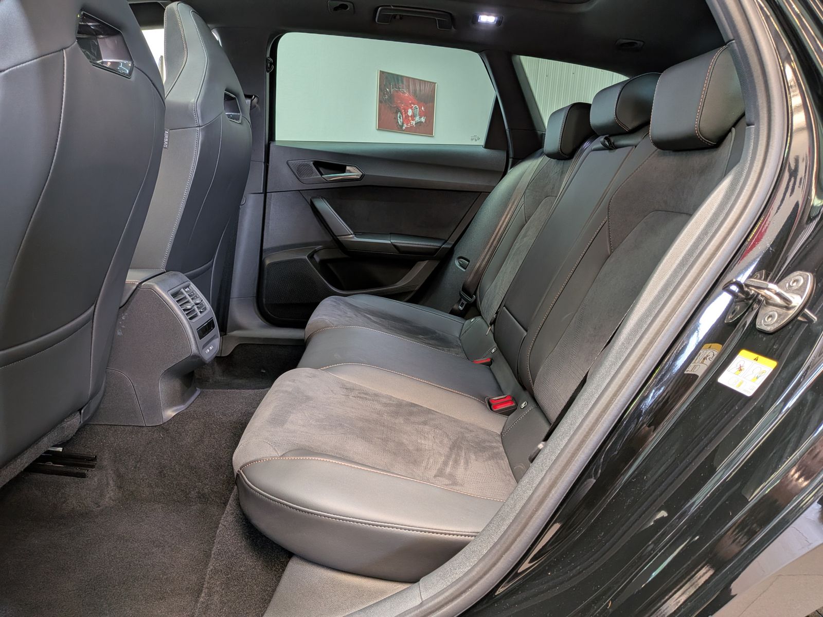 Fahrzeugabbildung CUPRA Leon 1.5 eTSI Dynamic-Edge-Paket AHK*PANO*CAM*18
