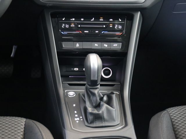 Volkswagen Touran 1.5 TSI DSG COMFORTLINE LED KAMERA 7S AHK