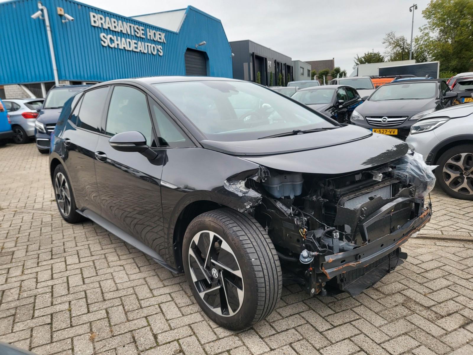 Volkswagen ID.3 Pro Performance 150 kwh range 425km ,fahrt!