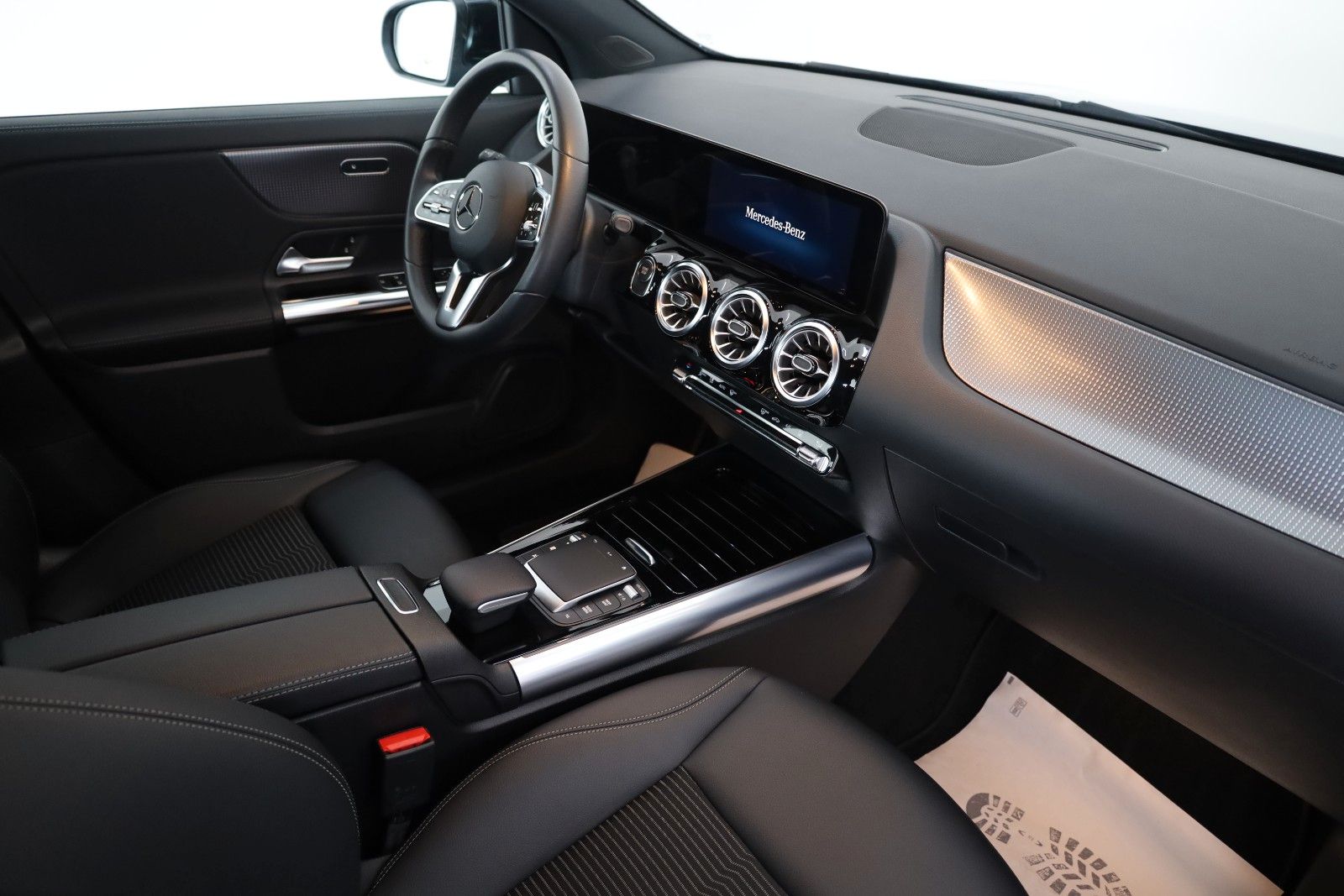 Fahrzeugabbildung Mercedes-Benz EQA 250 Progressive,T.Leder,Navi,LED,SH,Kamera