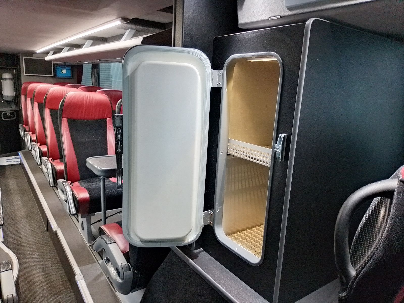 VANHOOL  2018 - Image 28 of 50