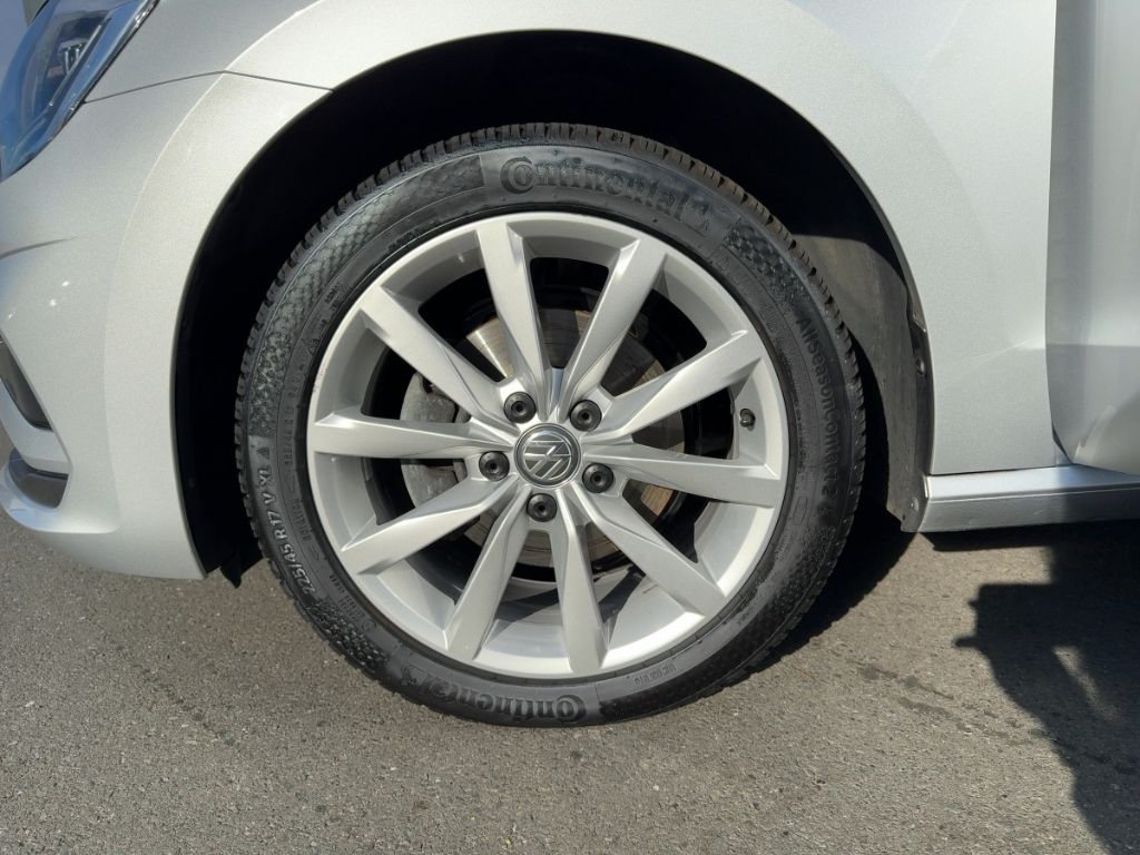 Fahrzeugabbildung Volkswagen Golf Sportsvan Highline  AHK SCHWENKB. NAVI  RÜC