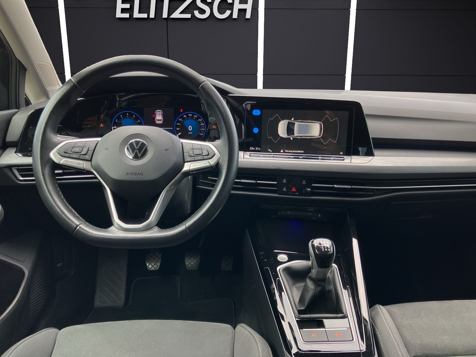 Fahrzeugabbildung Volkswagen Golf VIII Variant TSI Style LED ACC App-Connect