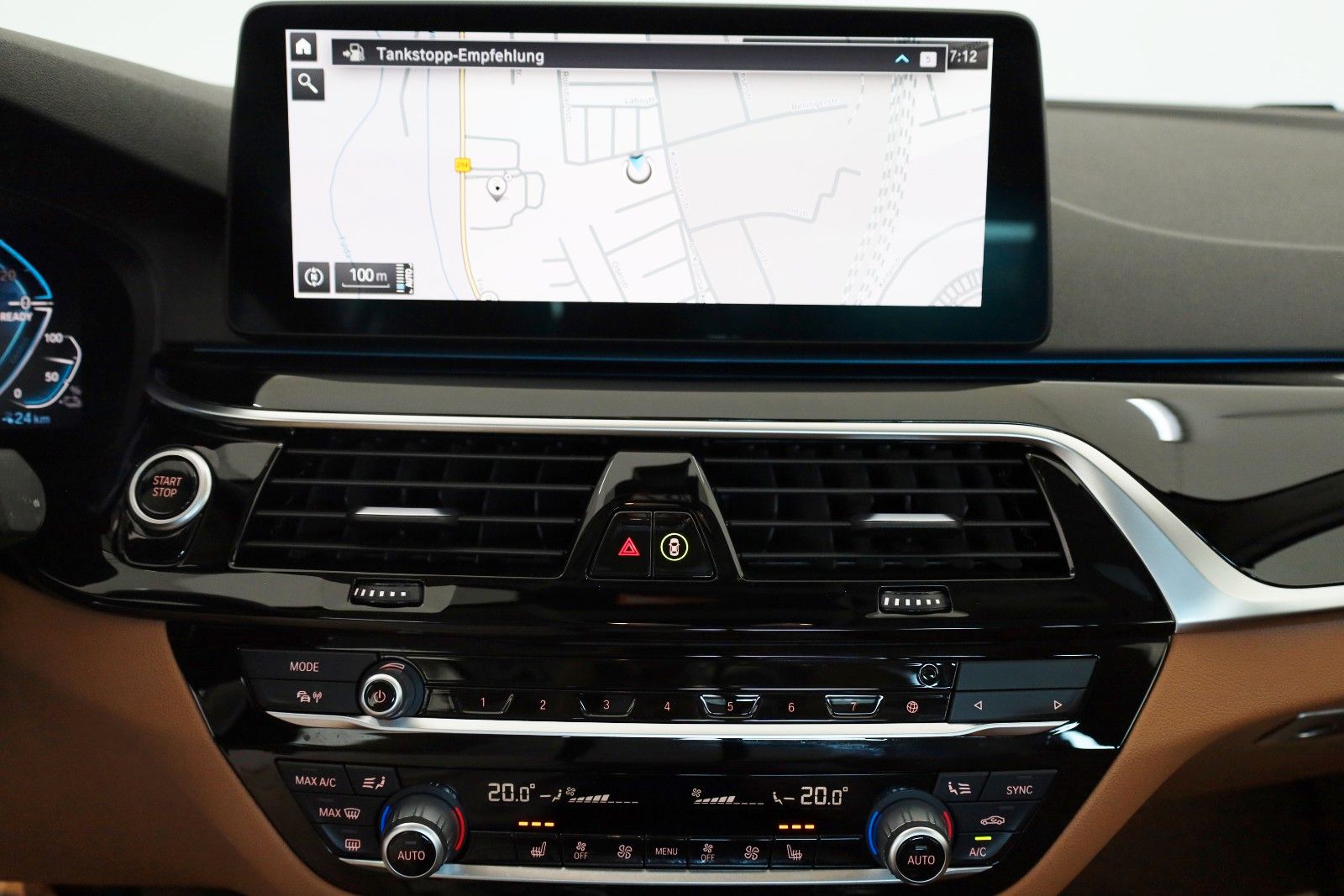 Fahrzeugabbildung BMW 530e xDrive Leder,Navi,LED,HUD,SD,Apple CarPlay,
