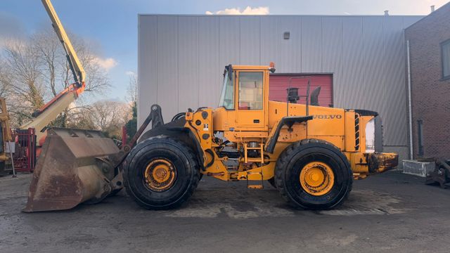 Volvo L220E