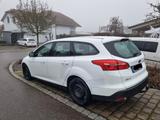 Ford +++ Focus 1,5TDCi 88kW PowerSh. Titanium Turnier - Ford Focus mit Diesel-Antrieb: 1.8