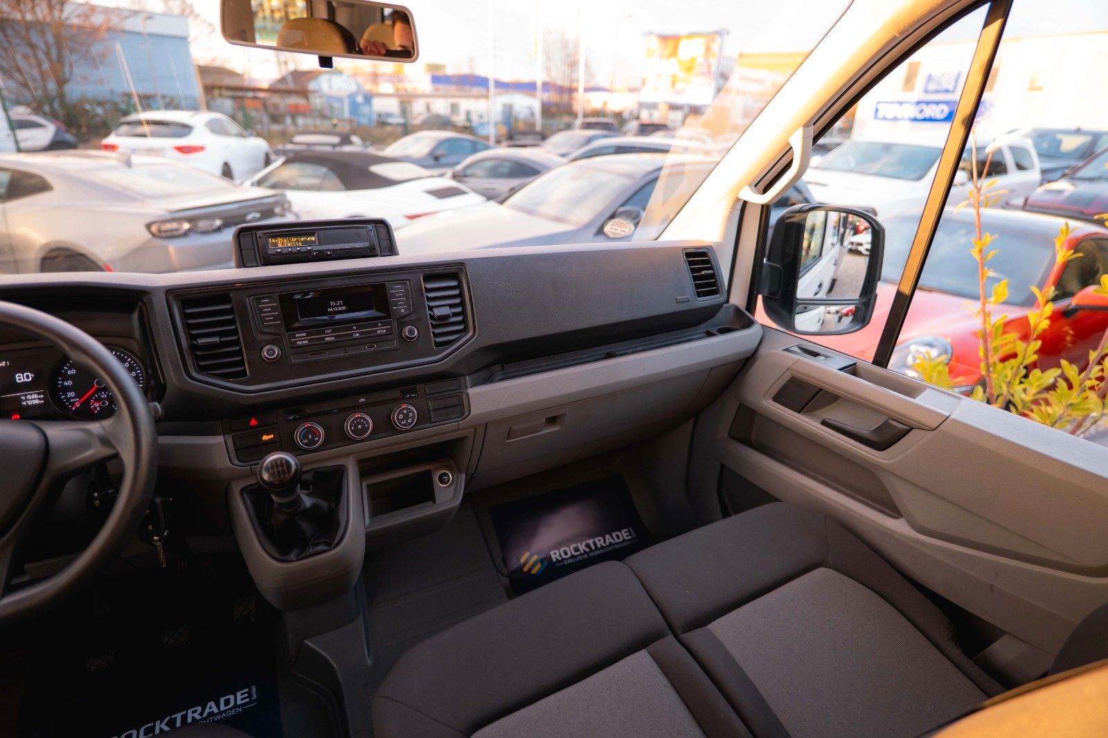 Fahrzeugabbildung Volkswagen Crafter Pritsche 35 DOKA lang FWD 7 Sitze 19%