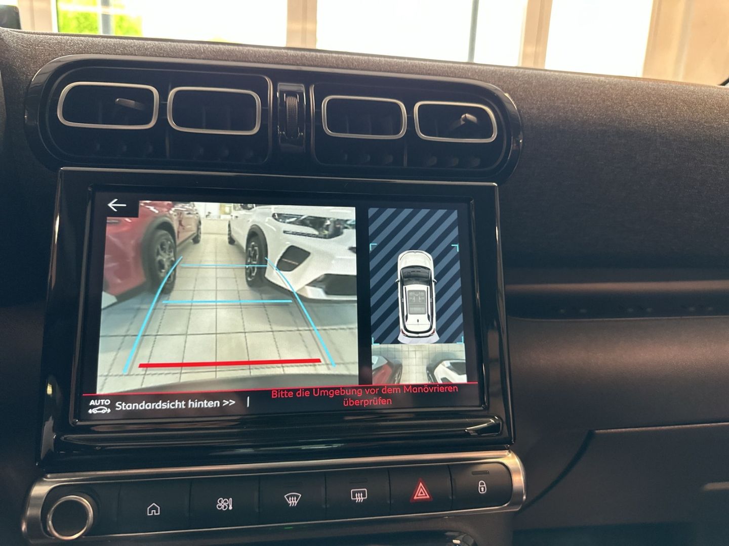 Fahrzeugabbildung Citroën C3 Aircross 1.2 PureTech 110 S&S Shine Pack Navi