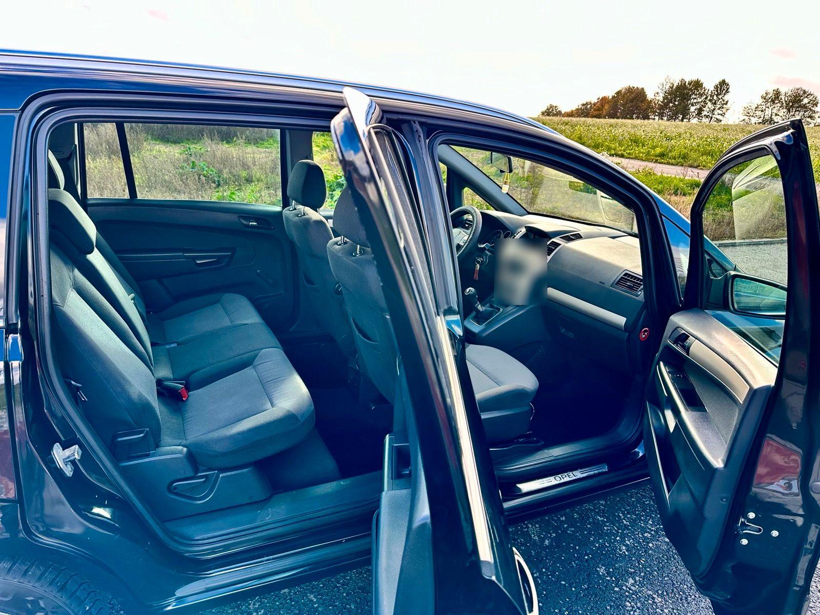 Opel Zafira 2009 — photo 8