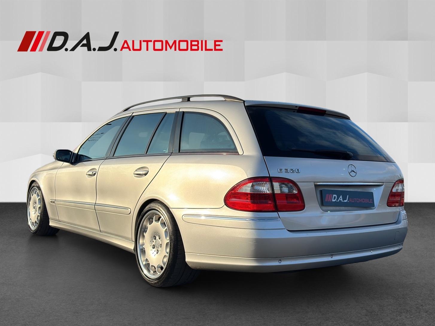 Mercedes-Benz E320 2005 — салон