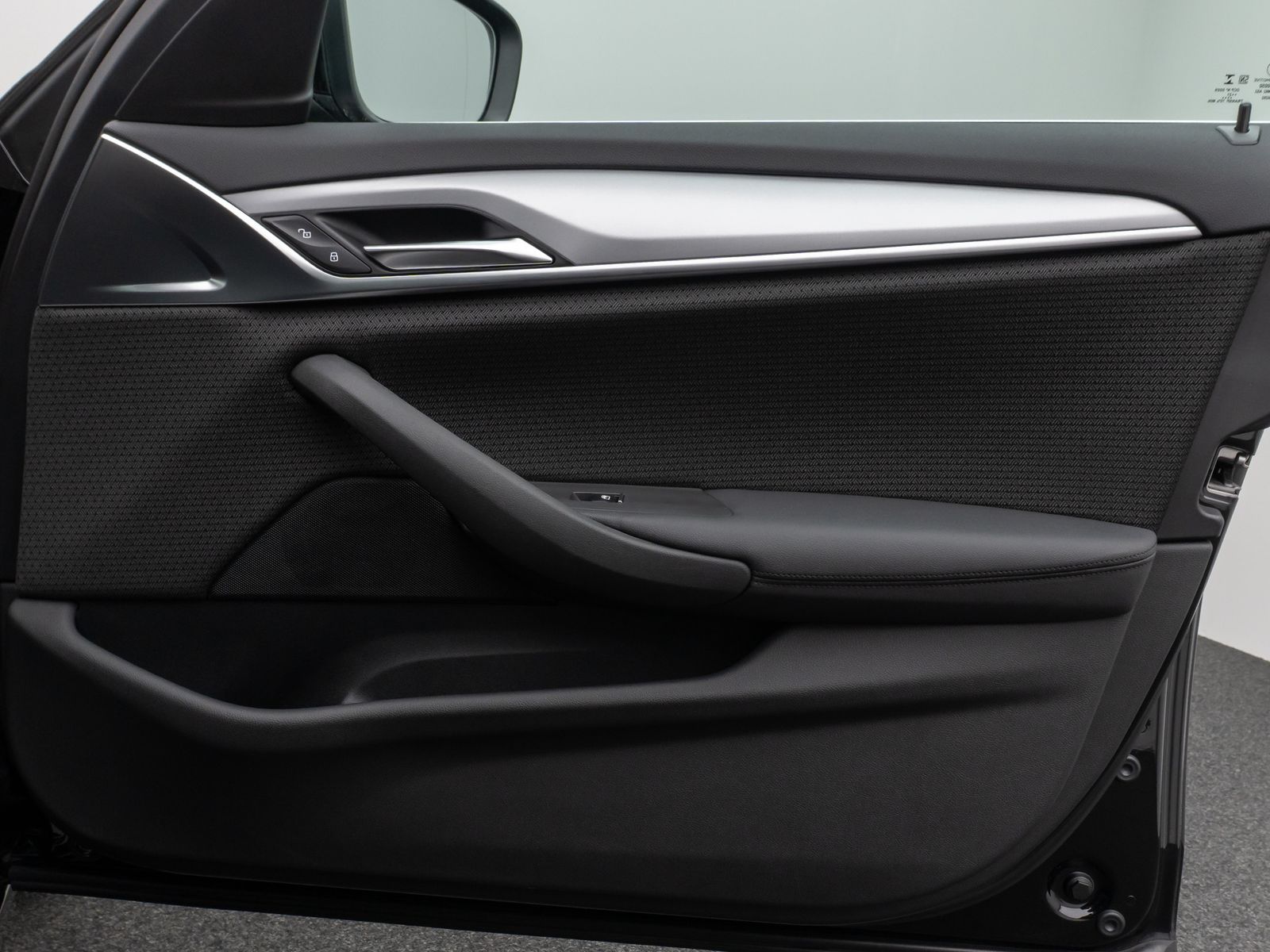 Fahrzeugabbildung BMW 530i Lim.DAB CockPitPro PDC Sitzhzg Alarm LED