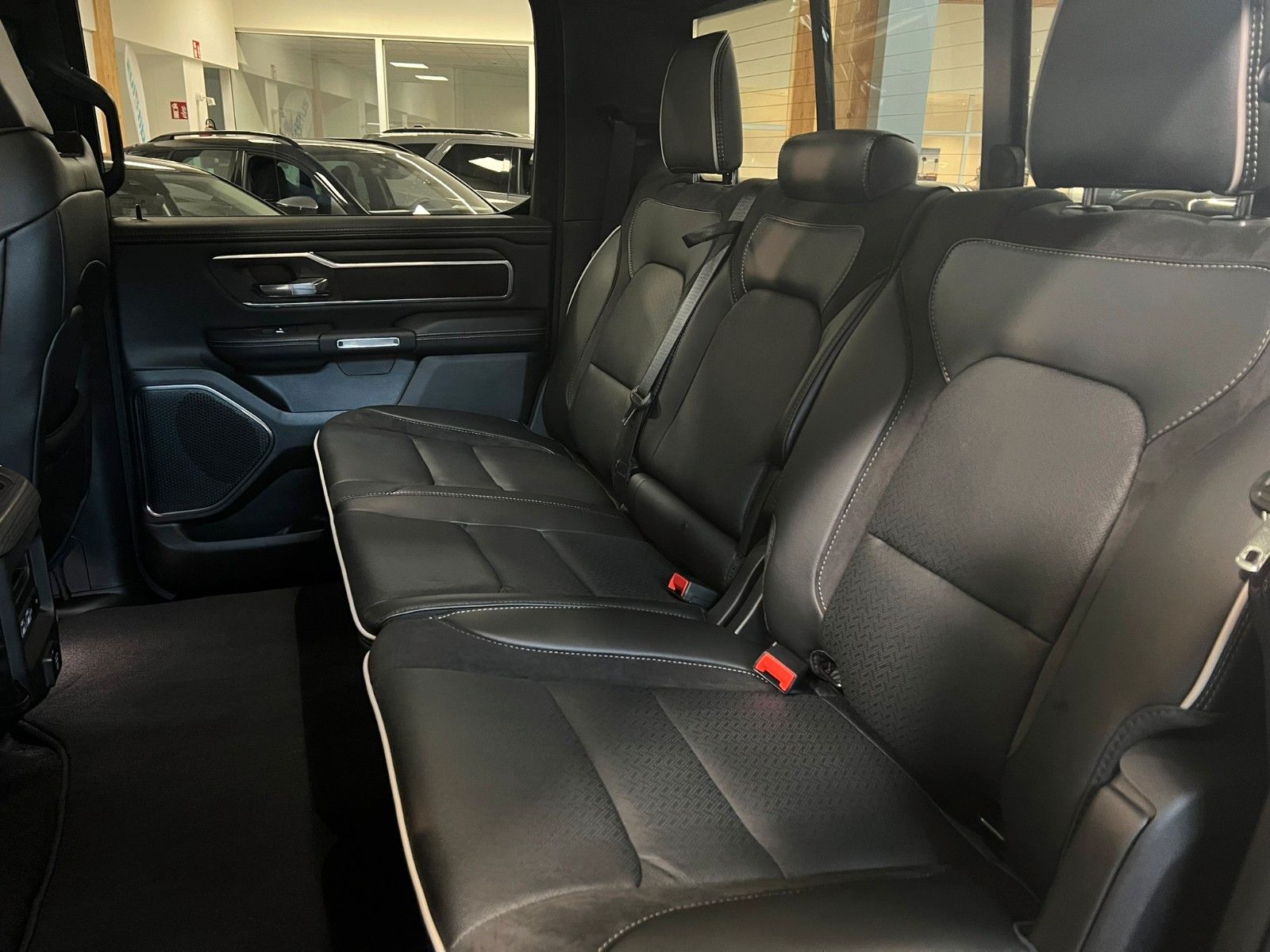 Fahrzeugabbildung Dodge RAM 1500 Laramie Sport MY25 *LPG,REVOLVER,AHK*