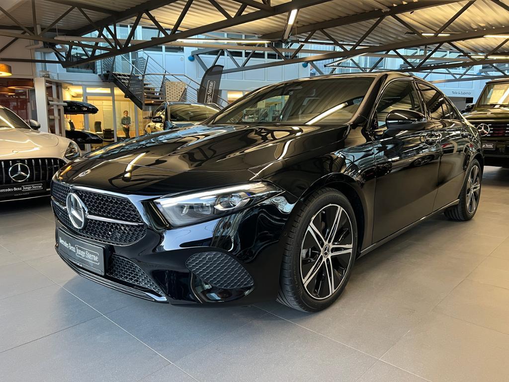 Mercedes-Benz A-Class Lim. Progressive Night AHK Multibeam KeyGO, миниатюра 2