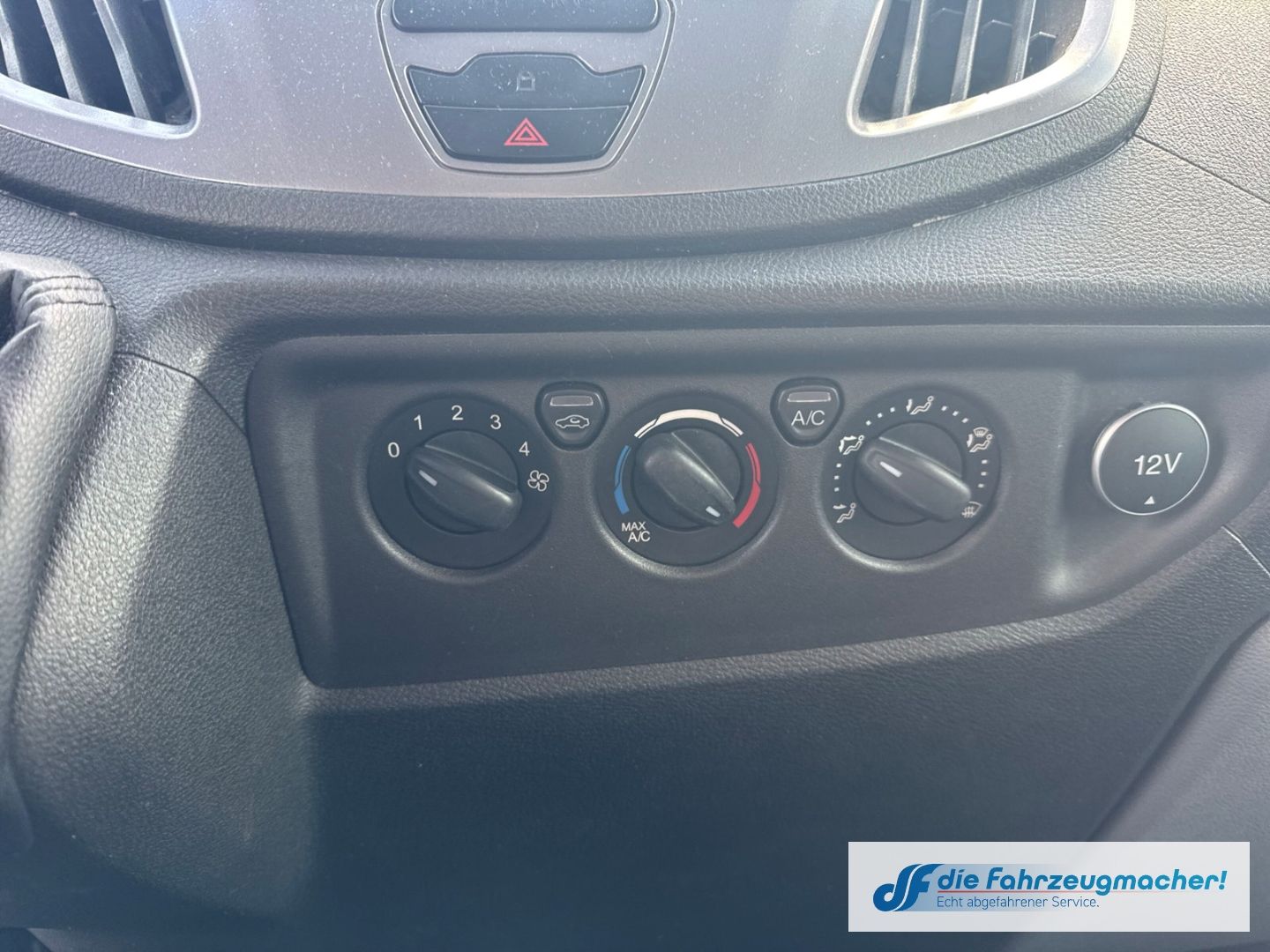 Fahrzeugabbildung Ford Transit Kombi 350 L3 Trend 2.0 TDCi *MOTORSCHADE