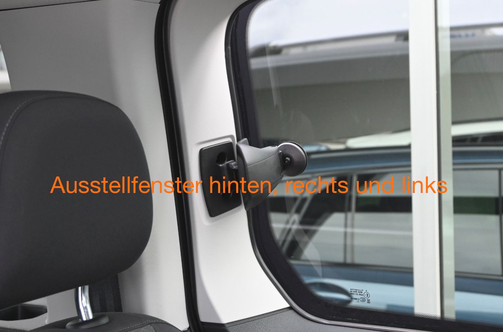 Fahrzeugabbildung Ford Grand Tourneo 2.0 d Titanium Aut °PANO°KAM°8FACH