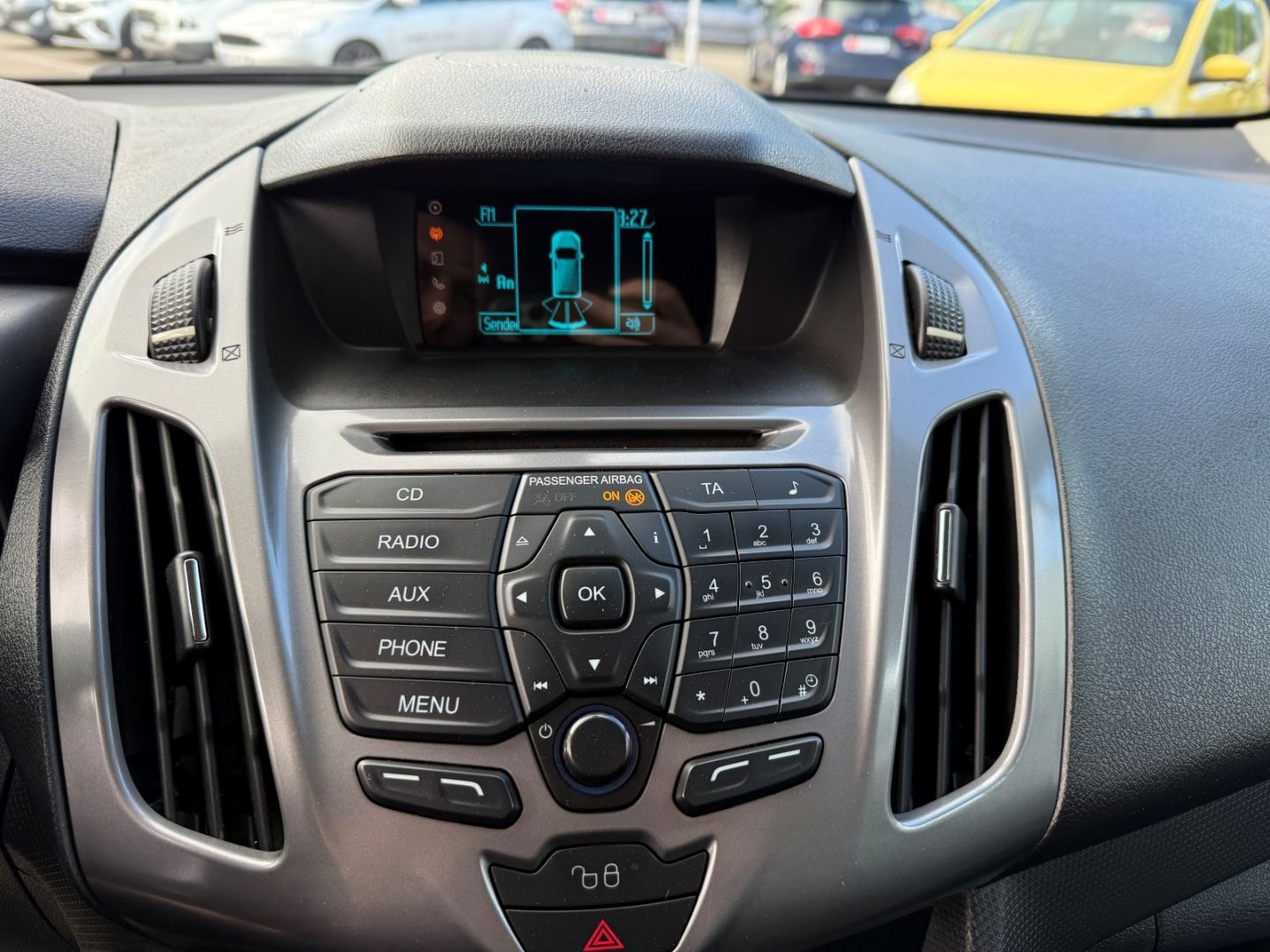 Fahrzeugabbildung Ford Transit Connect Kasten Trend AHK  Regalsystem PD
