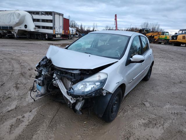 Renault Clio III 1.2L 75