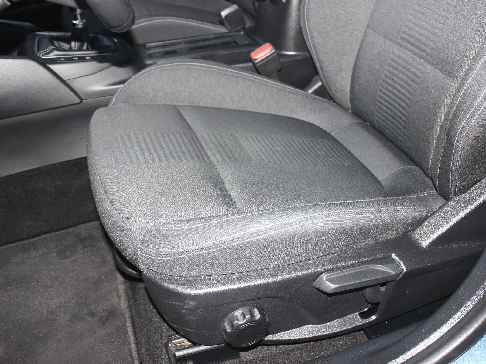 Fahrzeugabbildung Ford Focus Active 1,5 EcoBoost Start/Stopp