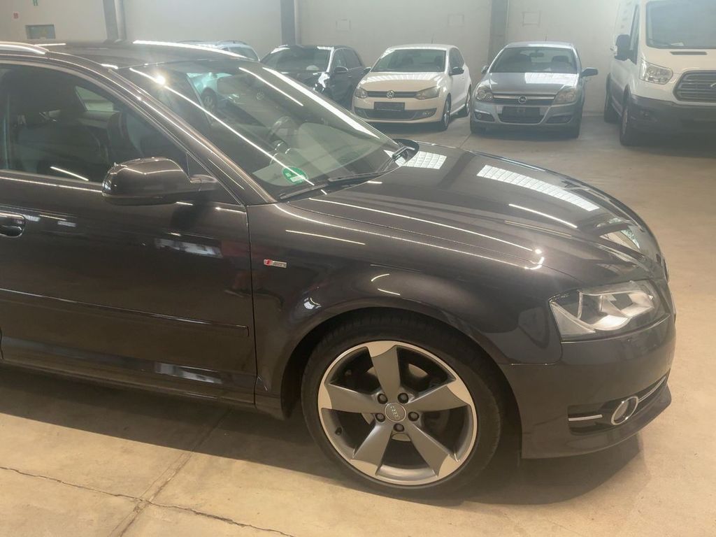 1.4 TFSI S-line Bi-Xenon AHK Tempomat 1.Hand