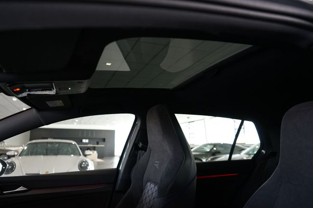 Volkswagen Golf 2.0 TDI DSG R-Line | Pano | HuD | FACELIFT