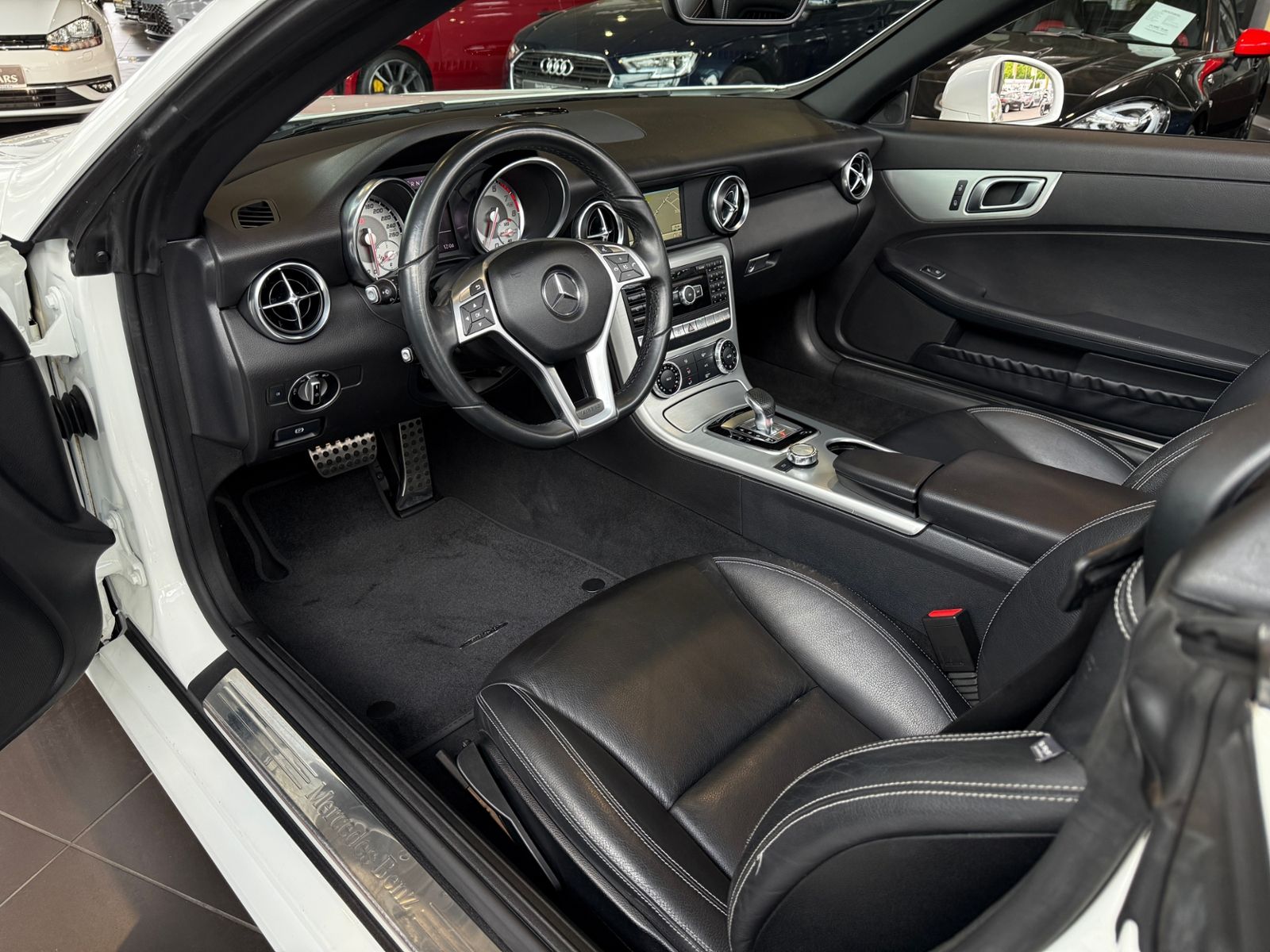 Fahrzeugabbildung Mercedes-Benz SLC 200 NAVI AIRSCARF ALU