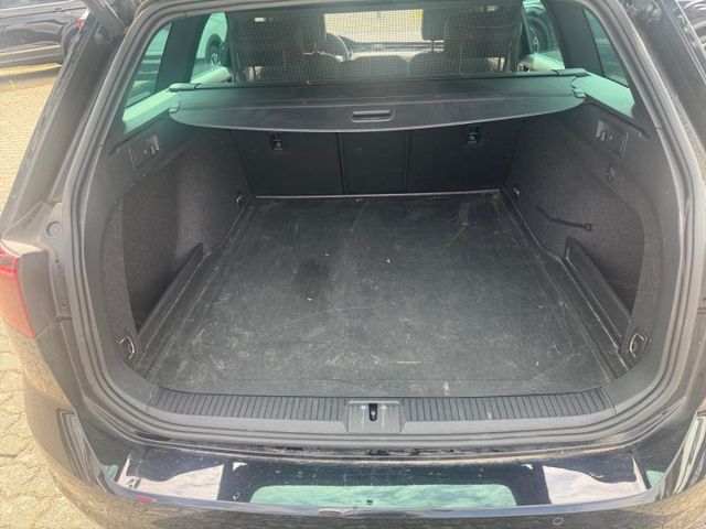 Passat Elegance 1.5 TSI DSG R-Line Navi Area Vie