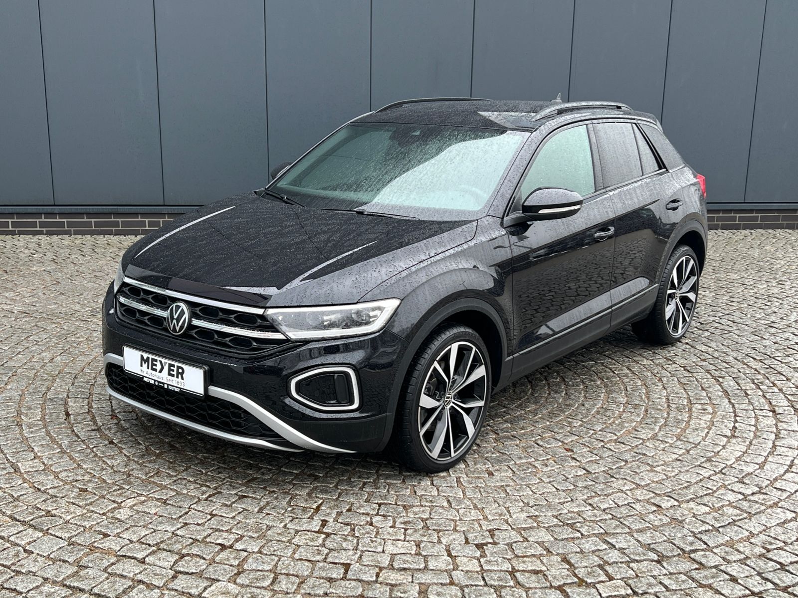 Fahrzeugabbildung Volkswagen T-Roc Style 1.5 TSI DSG *AHK, LED, BlackStyle, 1