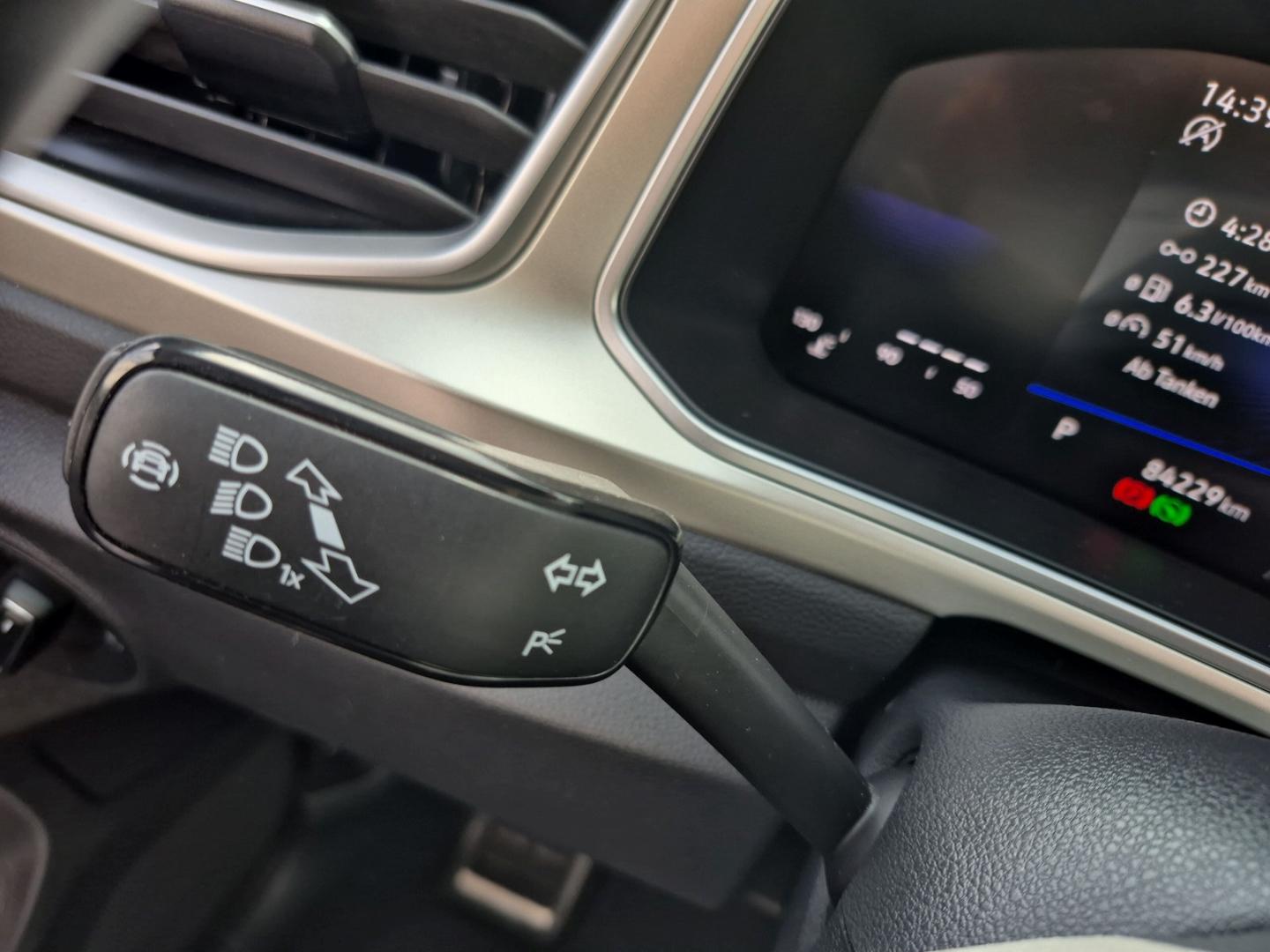 Volkswagen T-Roc Move DSG Navi CarPlay LED SHZ Parklenkassi, миниатюра 18